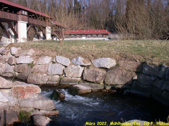 März 2022